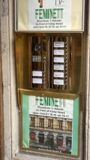 Pohjoisesplanadi 25 Helsinki messinen Bticino-ovipuhelintaulu