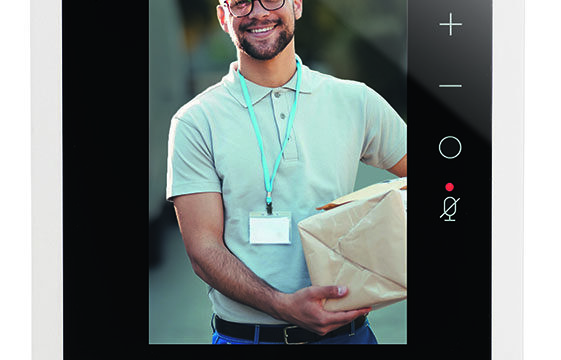 Soitonsiirtomalli Wifi Alexa Classe 300EOS-mallissa on suuri 5” pystynäyttö, soitonsiirto matkapuhelimeen ja se on Netatmo-yhteensopiva. Alexa sisäänrakennettuna.